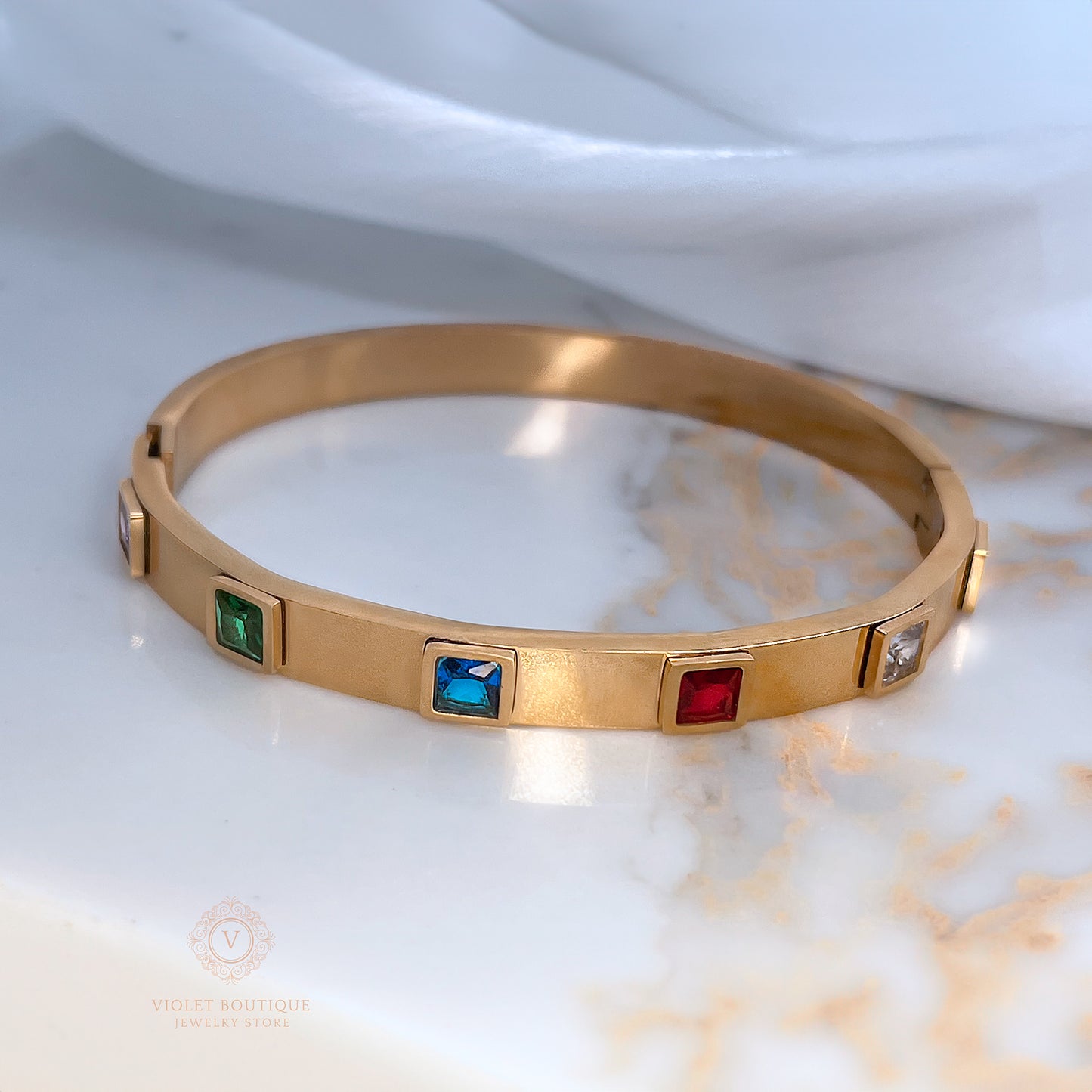 VB Beatriz, Chic 18K Gold-Plated Stainless Steel Bracelet with Multicolored Rhinestones.