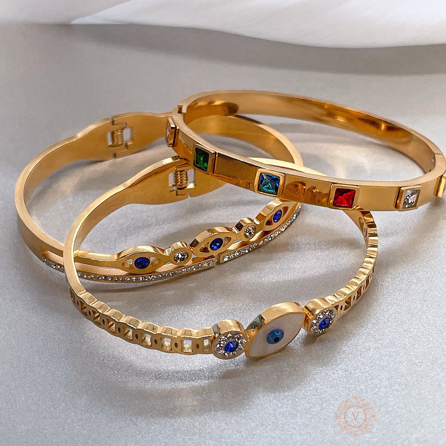 VB Beatriz, Chic 18K Gold-Plated Stainless Steel Bracelet with Multicolored Rhinestones.